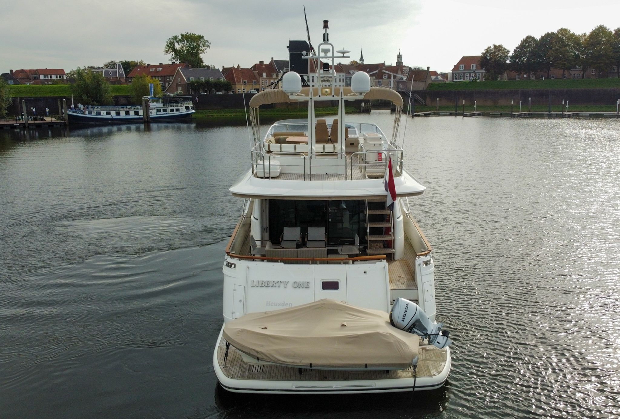 Fairline Squadron 70 — foto 2 van 2
