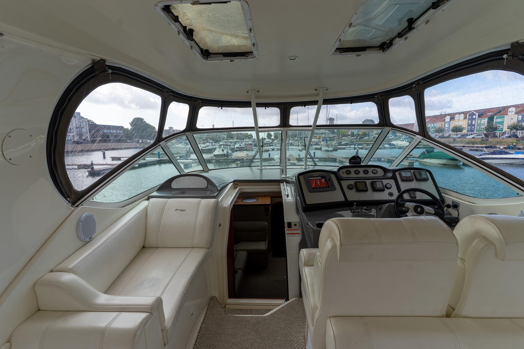 Cruisers Yachts 415 Express Motoryacht — foto 73 van 100