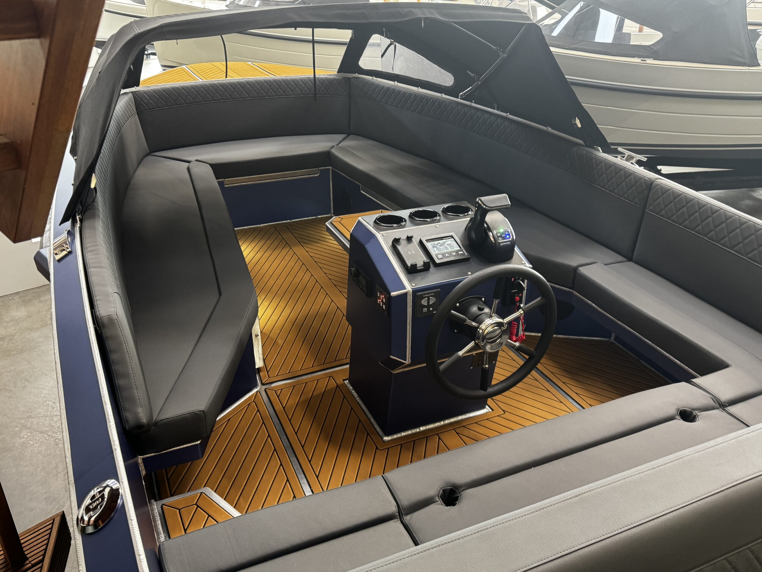 Qualia QT 22 Outboard — foto 6 van 28