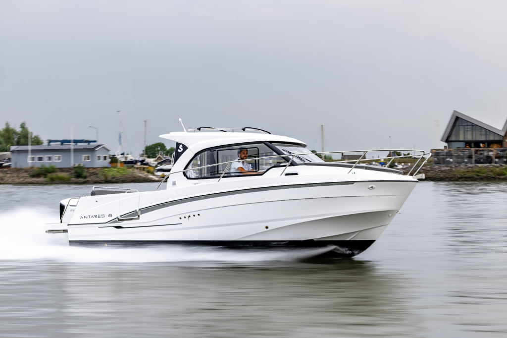 Beneteau Antares 8 | 250PK Honda | Weekender — foto 19 van 22