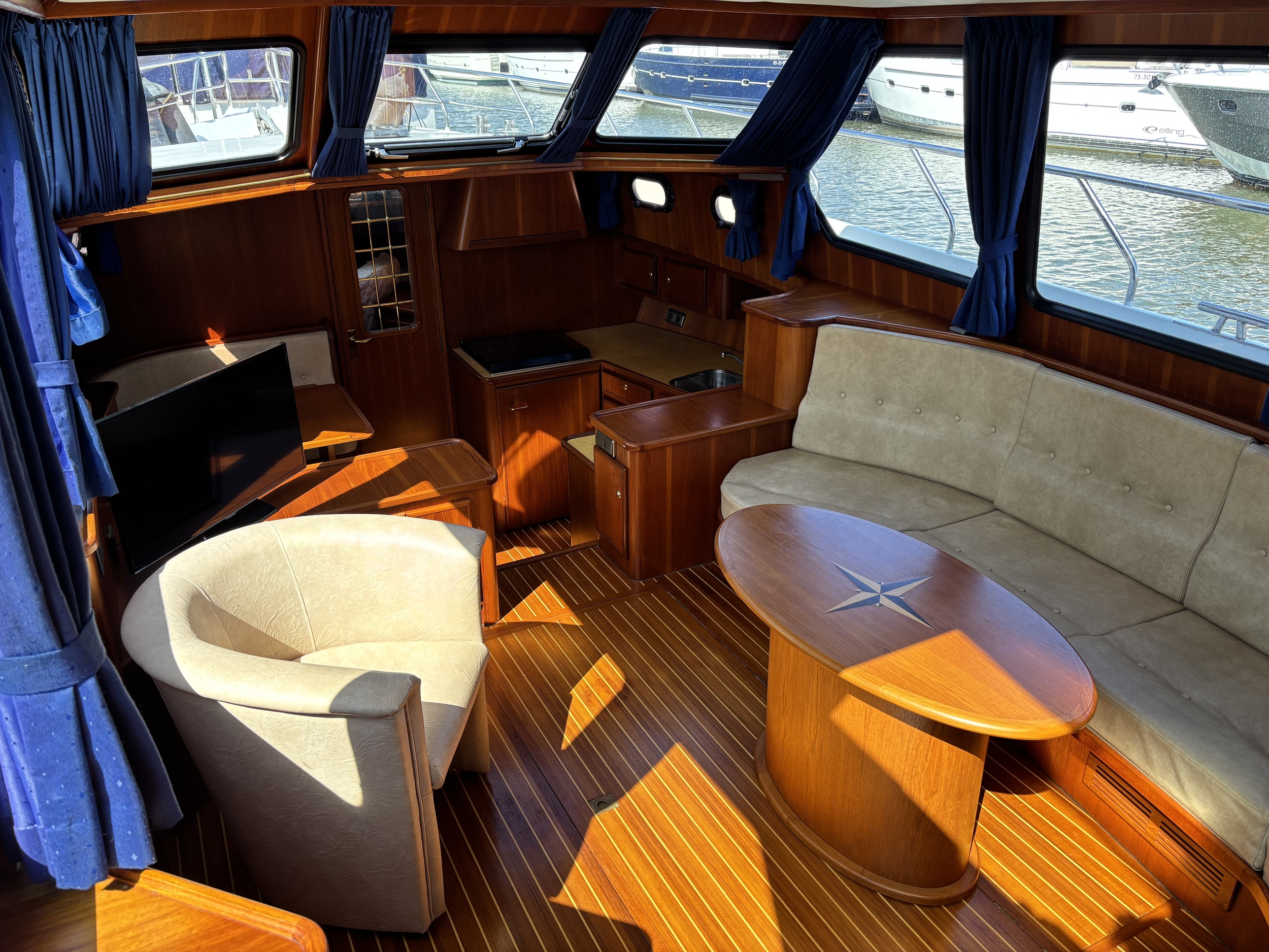 Explorer 45 — foto 12 van 31