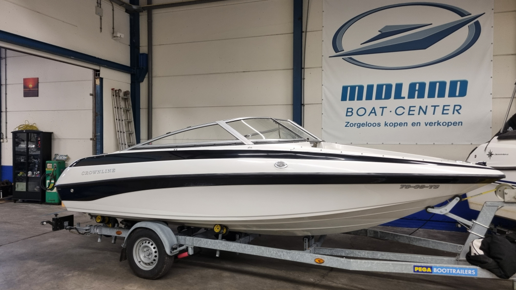 Crownline 18 ss met MerCruiser 3.0 inboard en Pega trailer — foto 1 van 10