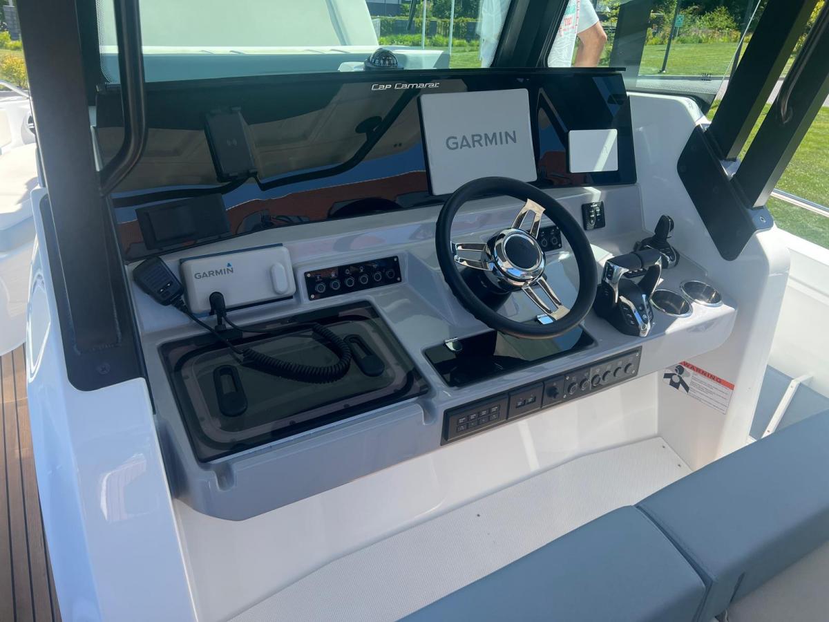 Jeanneau Cap Camarat 9.0CC S2 nieuw model! Dit schip is aanwezig op de Yamaha stand van hiswa te water 2026. — foto 24 van 33