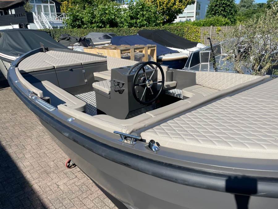 Steelfish 670 vaarklaar 60pk Honda — foto 3 van 18