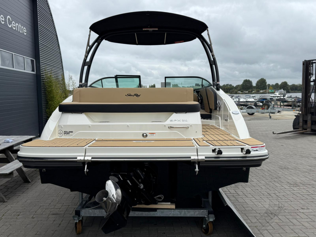 Sea Ray 210 spx — foto 11 van 38