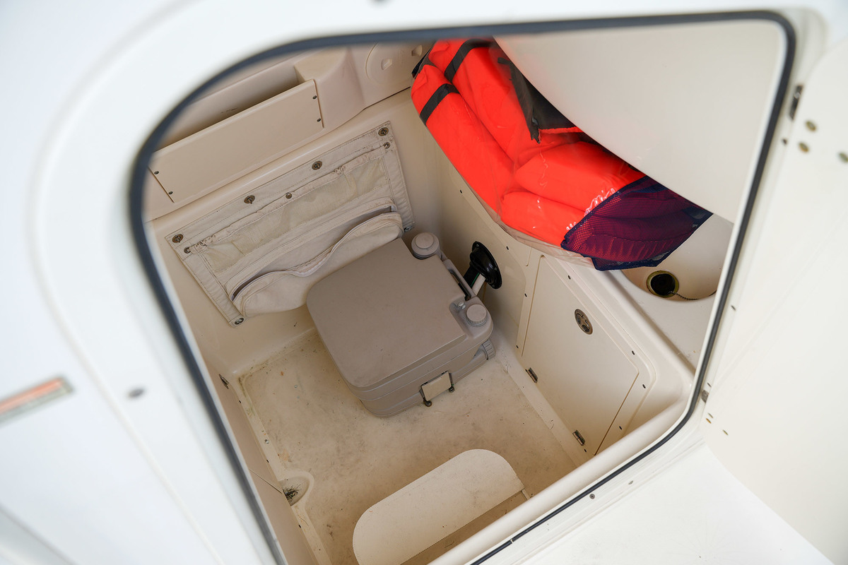 Boston Whaler 270 Outrage — foto 31 van 44