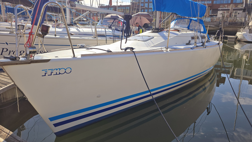 FF 1100 — foto 3 van 41