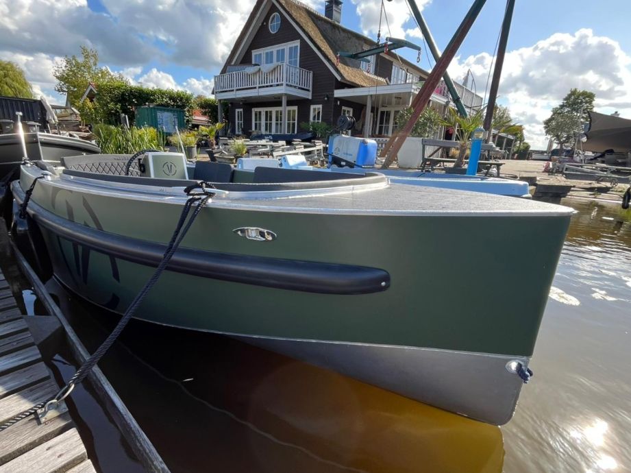 Van Vossen 650 plugin E tender aluminium elektrisch — foto 2 van 16