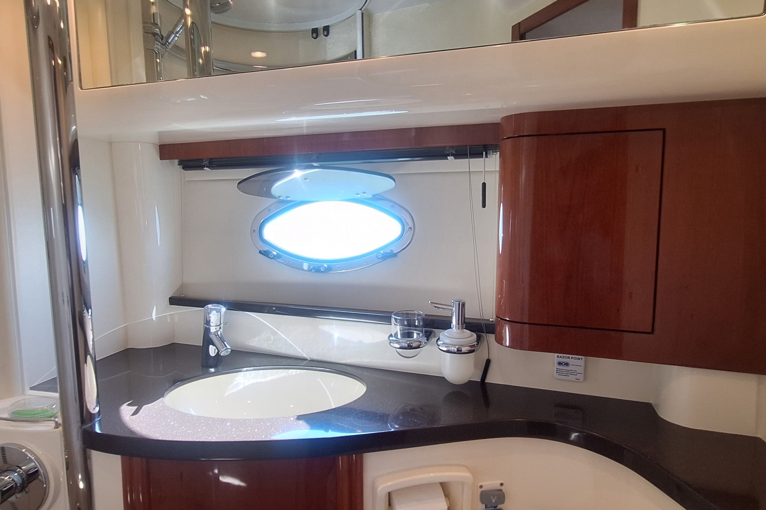 Fairline Phantom 40 — foto 84 van 87