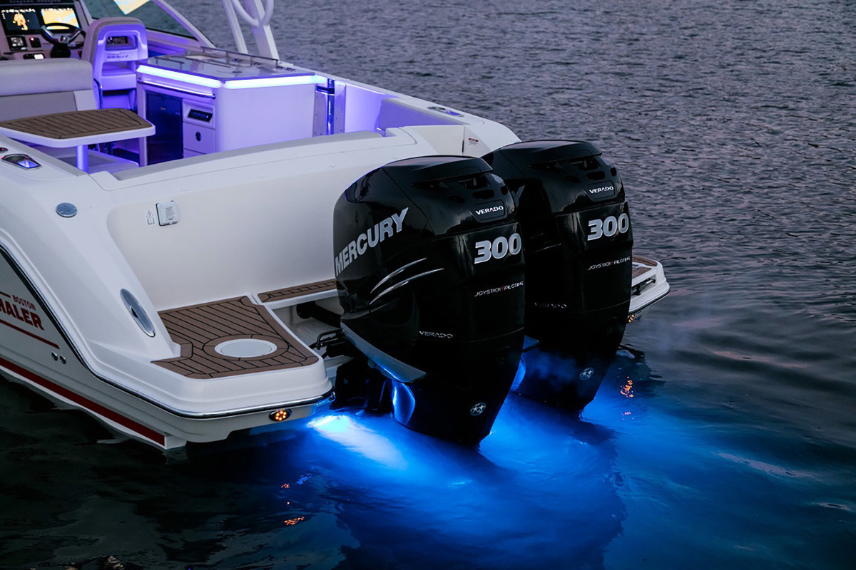 Boston Whaler 320 Vantage — foto 6 van 20