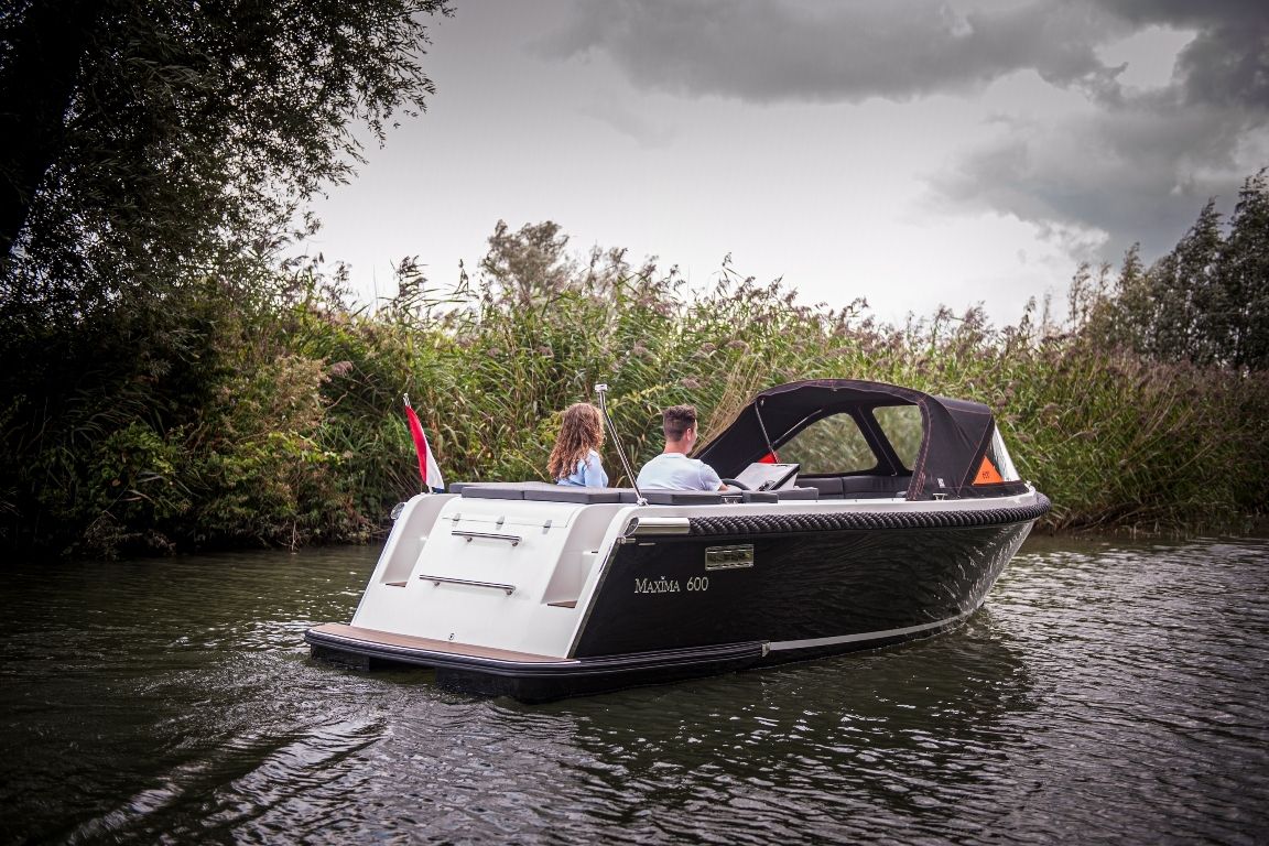 Maxima 600 tender — foto 3 van 19
