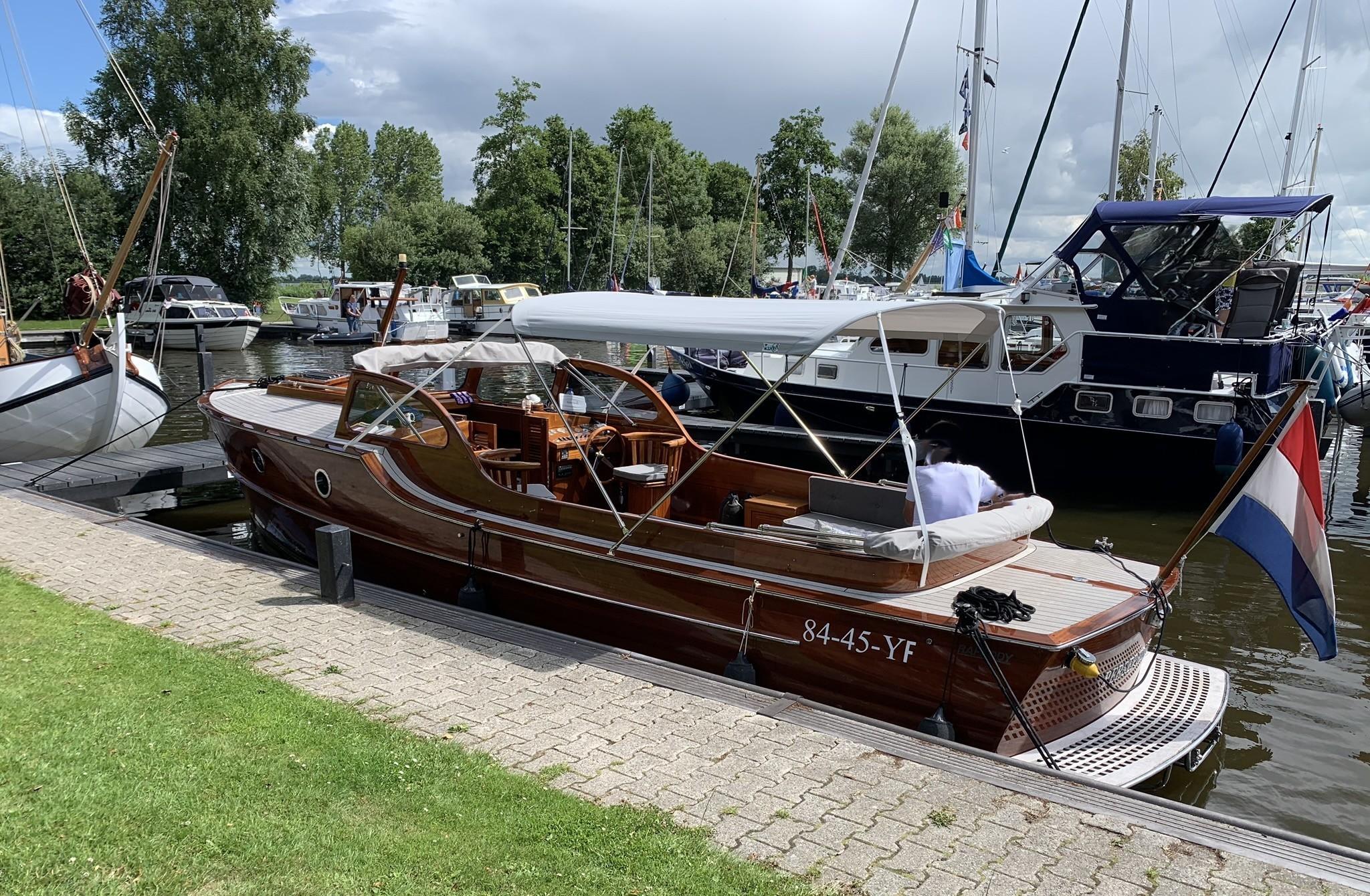 Rapsody 29 Ft. OC — foto 7 van 30