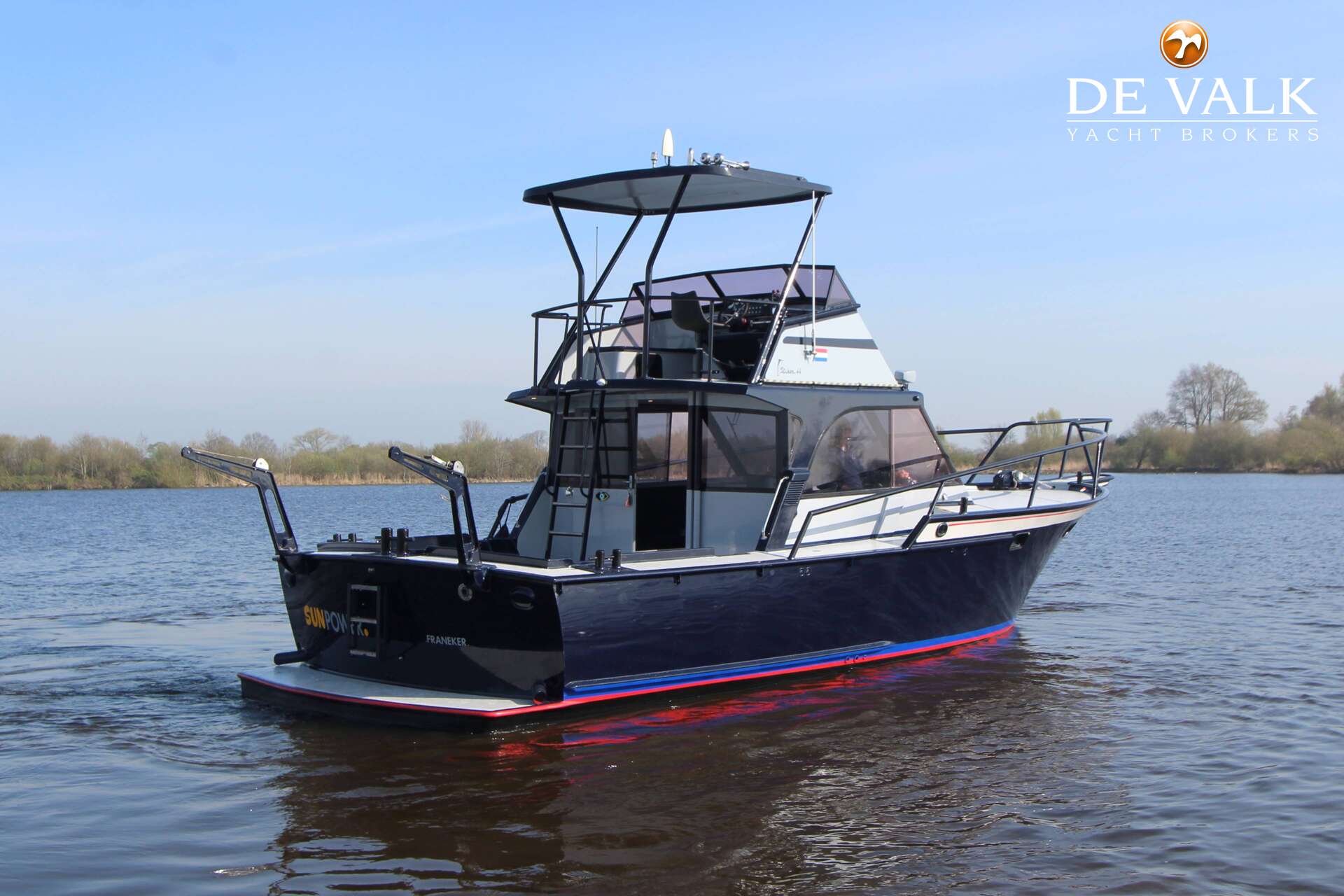 Striker 44 — foto 6 van 32
