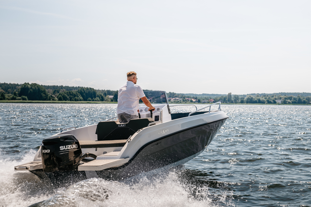 Giant 530 sport consoleboot — foto 1 van 9