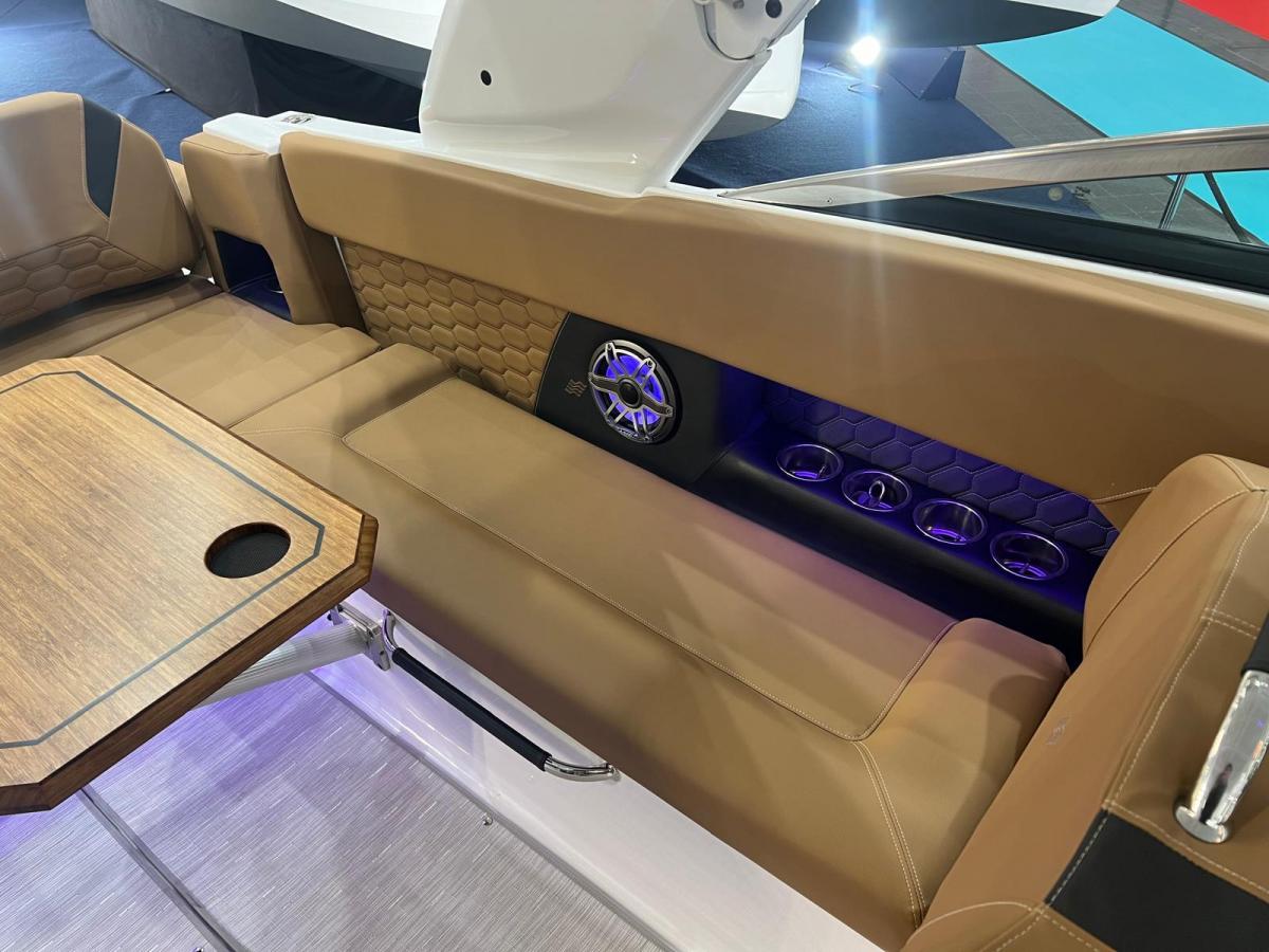 Four Winns H9 Bowrider — foto 14 van 33