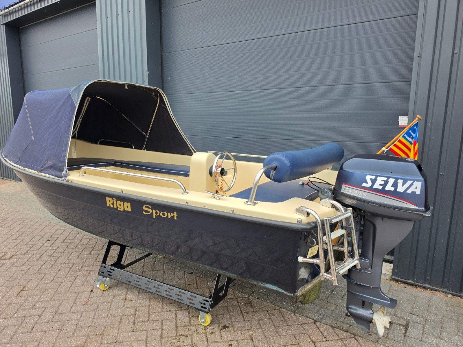 Prachtige Riga 430 + Selva (Yamaha) 9,9PK 4 Takt — foto 1 van 11