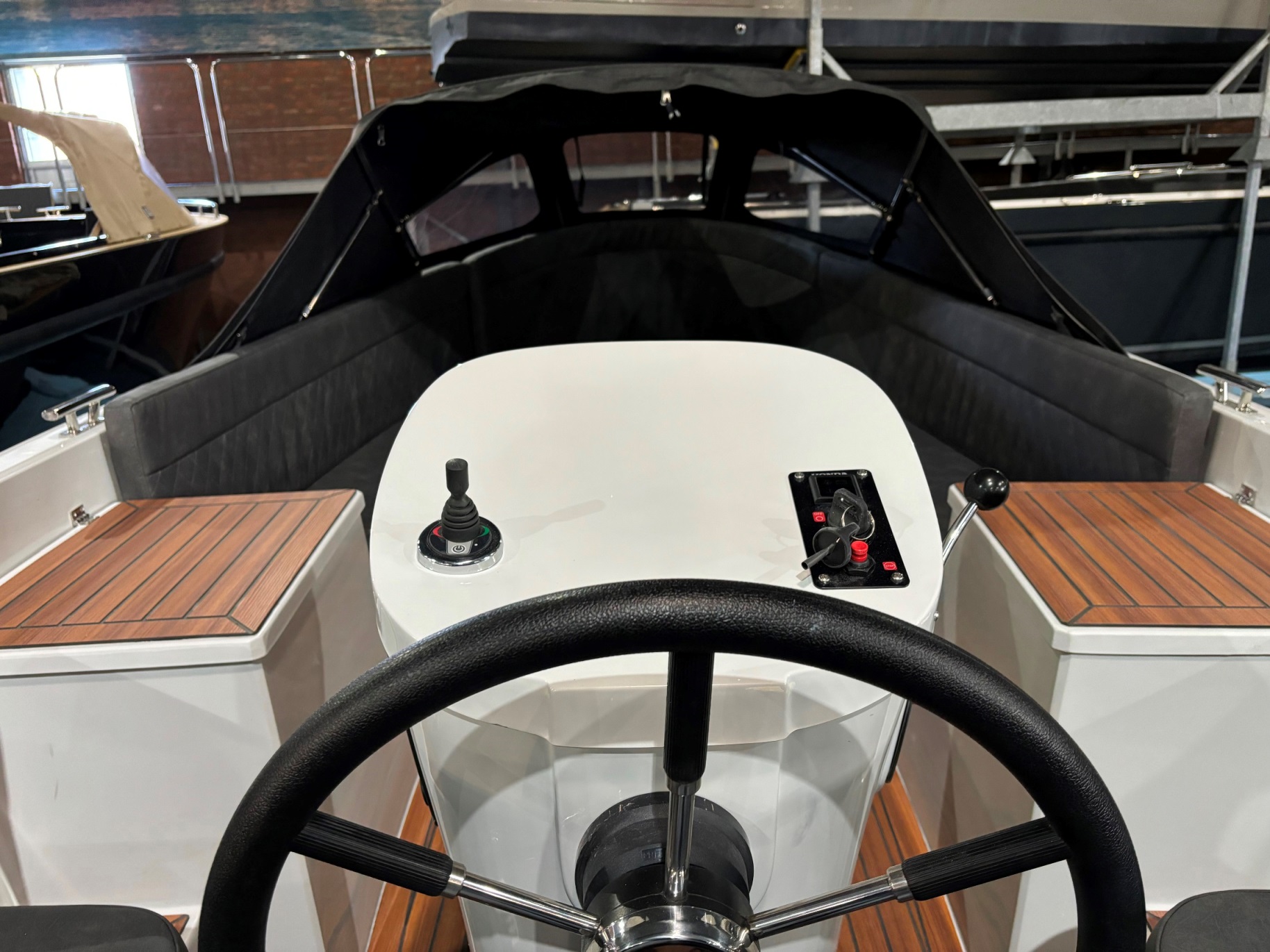 Maxima Boats 650 Flying Lounge in RAL kleur 7038 - op voorraad — foto 4 van 7