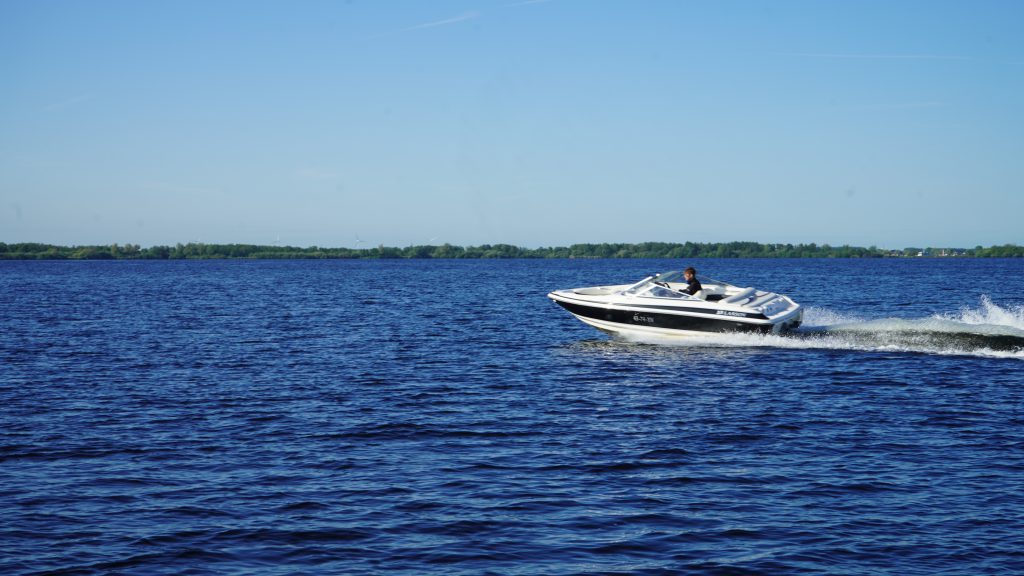 Larson 186 speedboot met Volvo Penta 135pk — foto 13 van 16