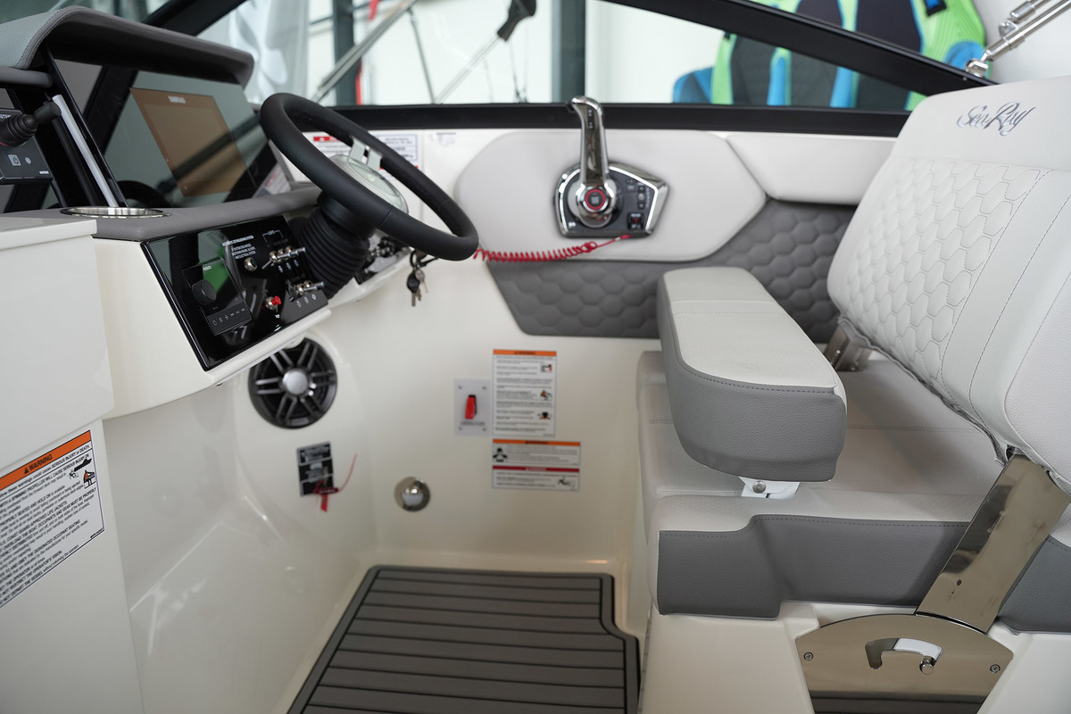 Sea Ray SDX 250 — foto 22 van 82