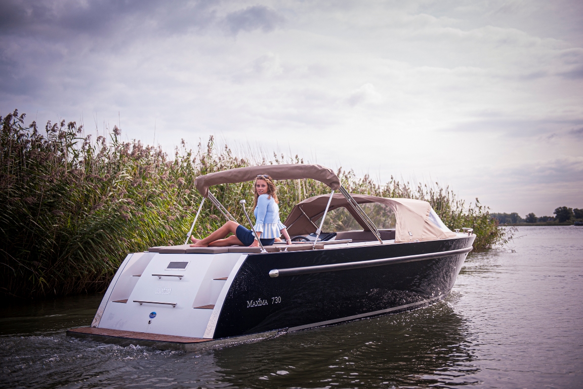 Maxima Boats 730