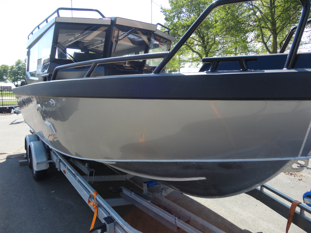 UMS 700 HT boat Cabin Cruiser NET BINNEN Full options  — foto 28 van 32