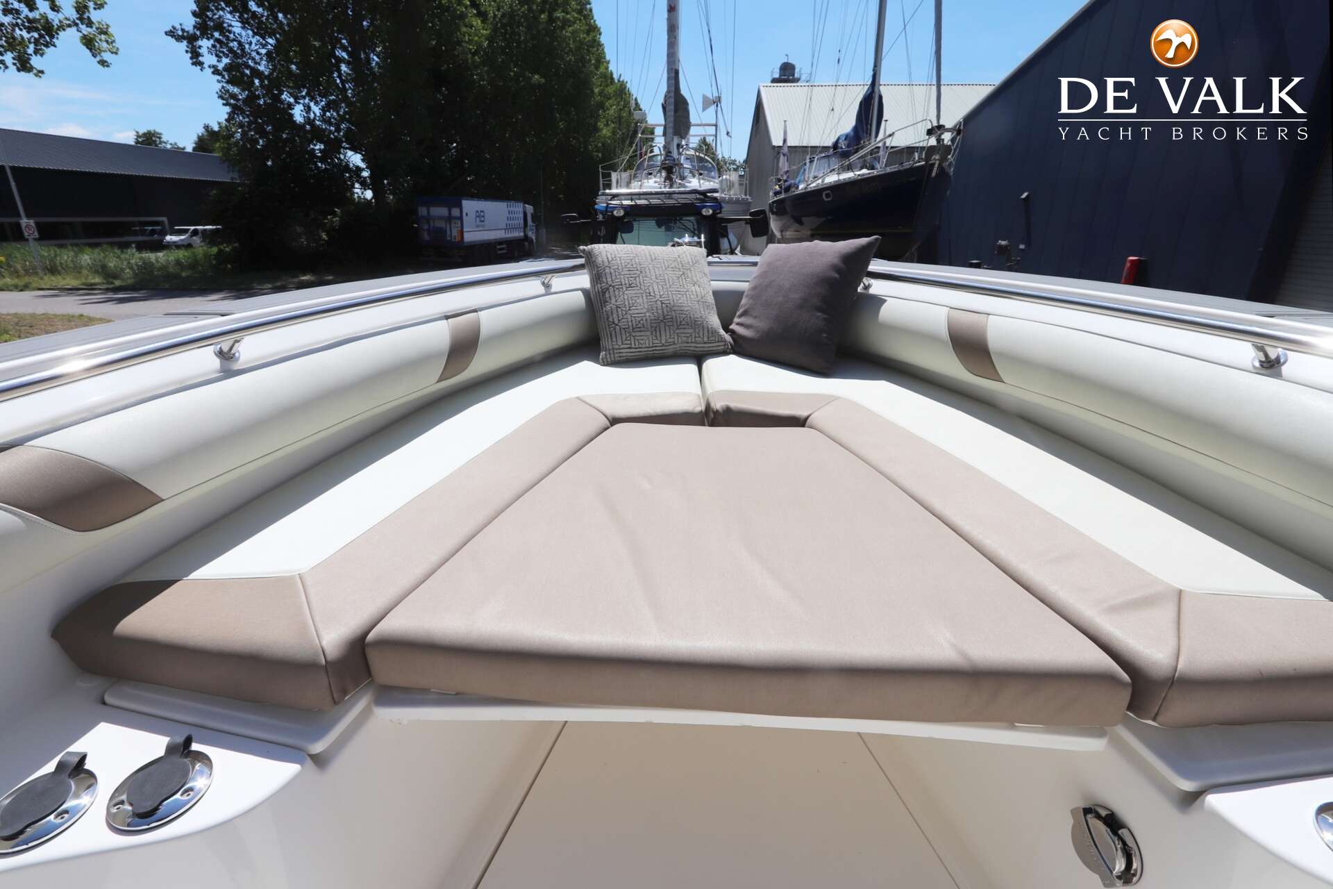 Boston Whaler 270 Outrage — foto 26 van 42