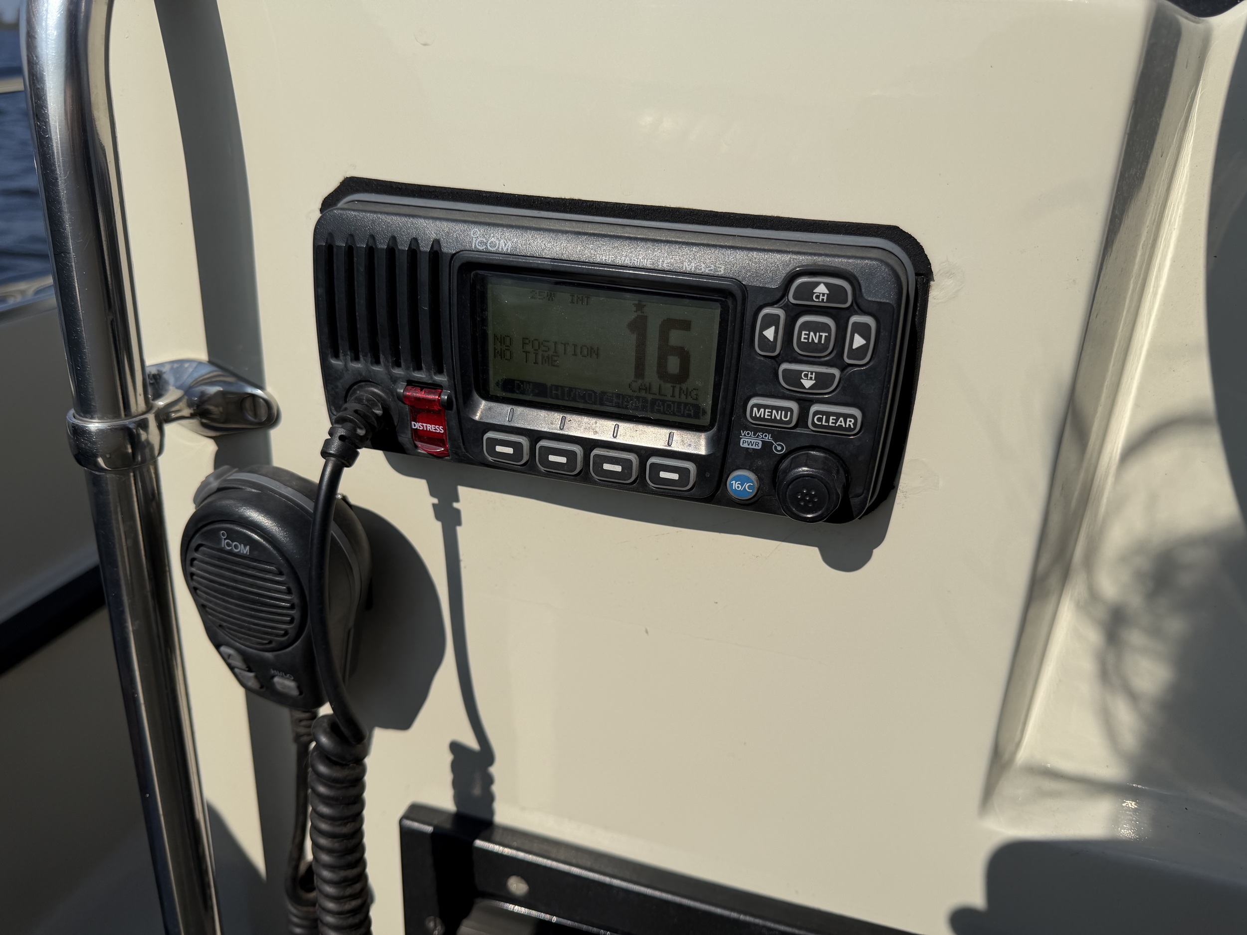 Boston Whaler 25 Outrage — foto 34 van 37