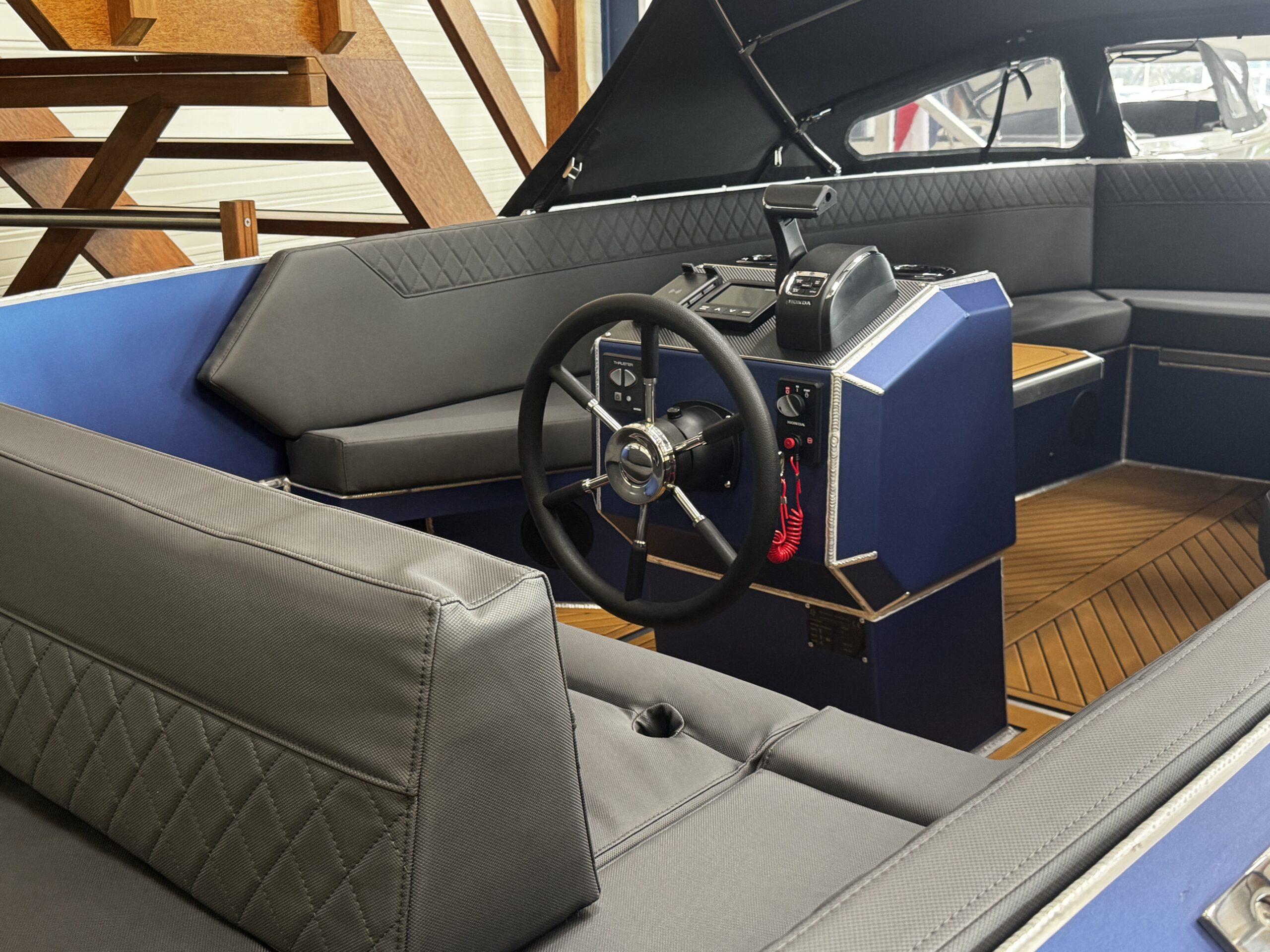 Qualia QT 22 Outboard — foto 26 van 28