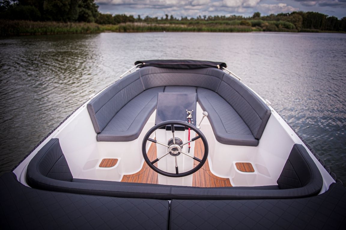 Maxima 600 tender — foto 18 van 19