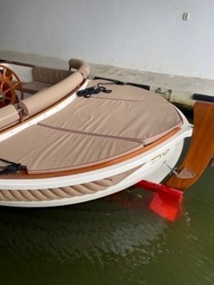 v-Drive Arie  Wiegmans - Tender - GRP (Polyester) - 2005 - € 39.750 — foto 7 van 11