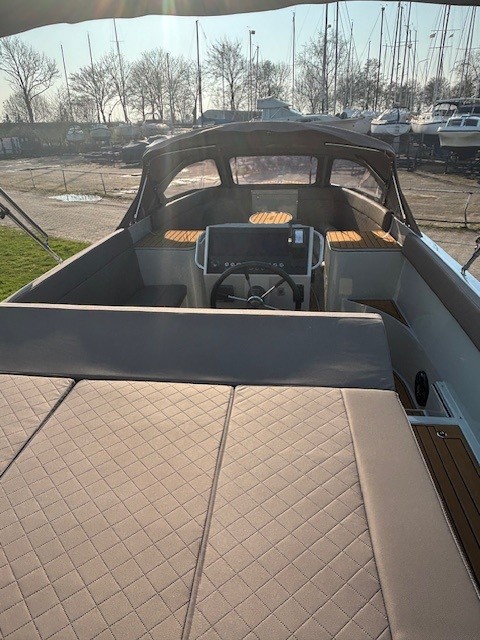 Maxima 740 Tender, 150pk Honda, Boegschroef, Electronica/Navigatie, Agaatgrijs — foto 11 van 12