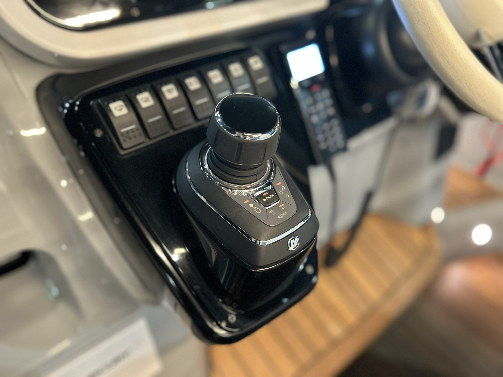 Invictus yachts Invictus 320 GT met 2 x Mercruiser 270 pk diesel van 2024! — foto 6 van 18