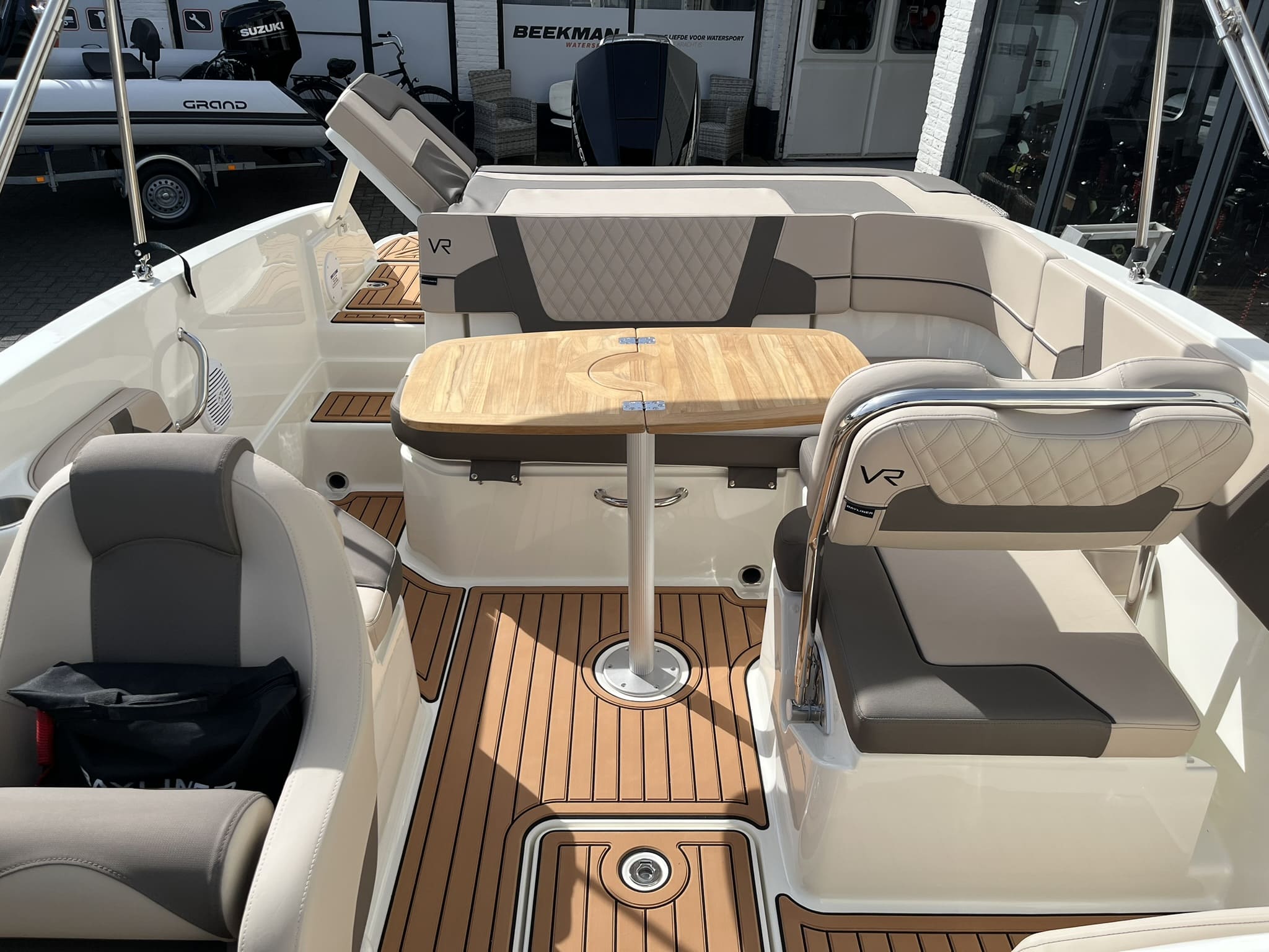 Bayliner VR6 Bowrider — foto 16 van 31