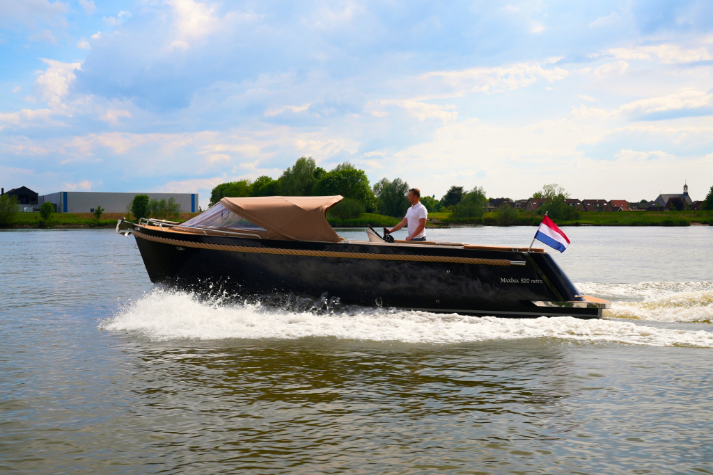 Maxima 820 retro | Tender | Samen te stellen vanaf €49.950,- 