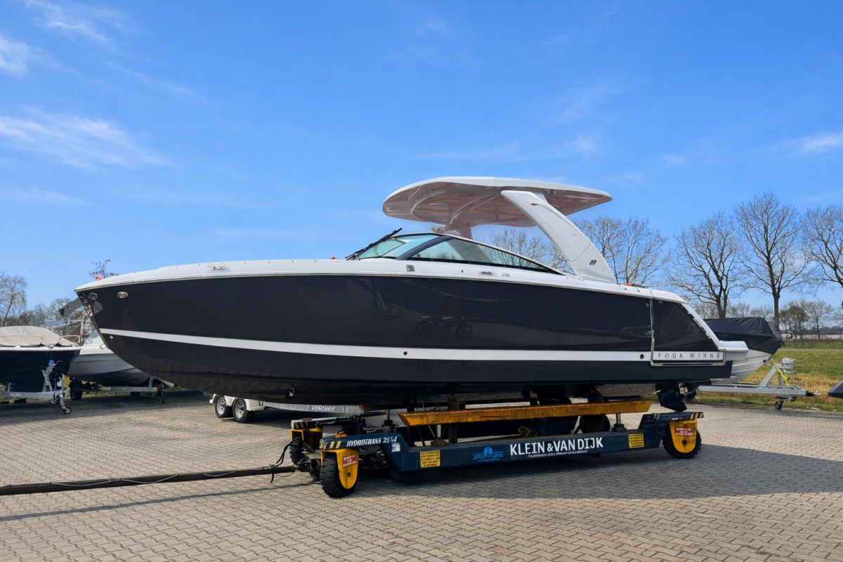 Four Winns H9 Bowrider