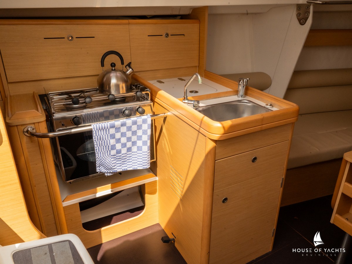 Beneteau First 34.7 — foto 5 van 12