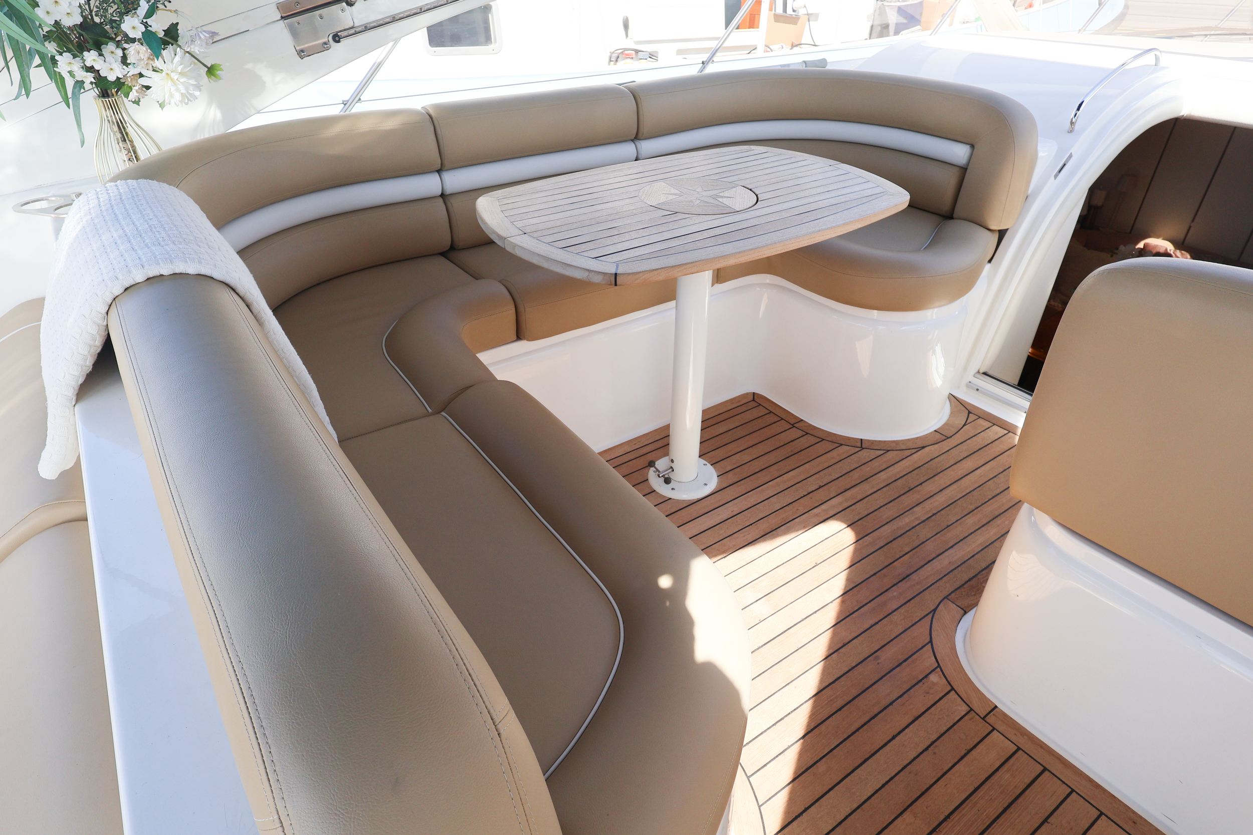 Princess V42 — foto 8 van 42