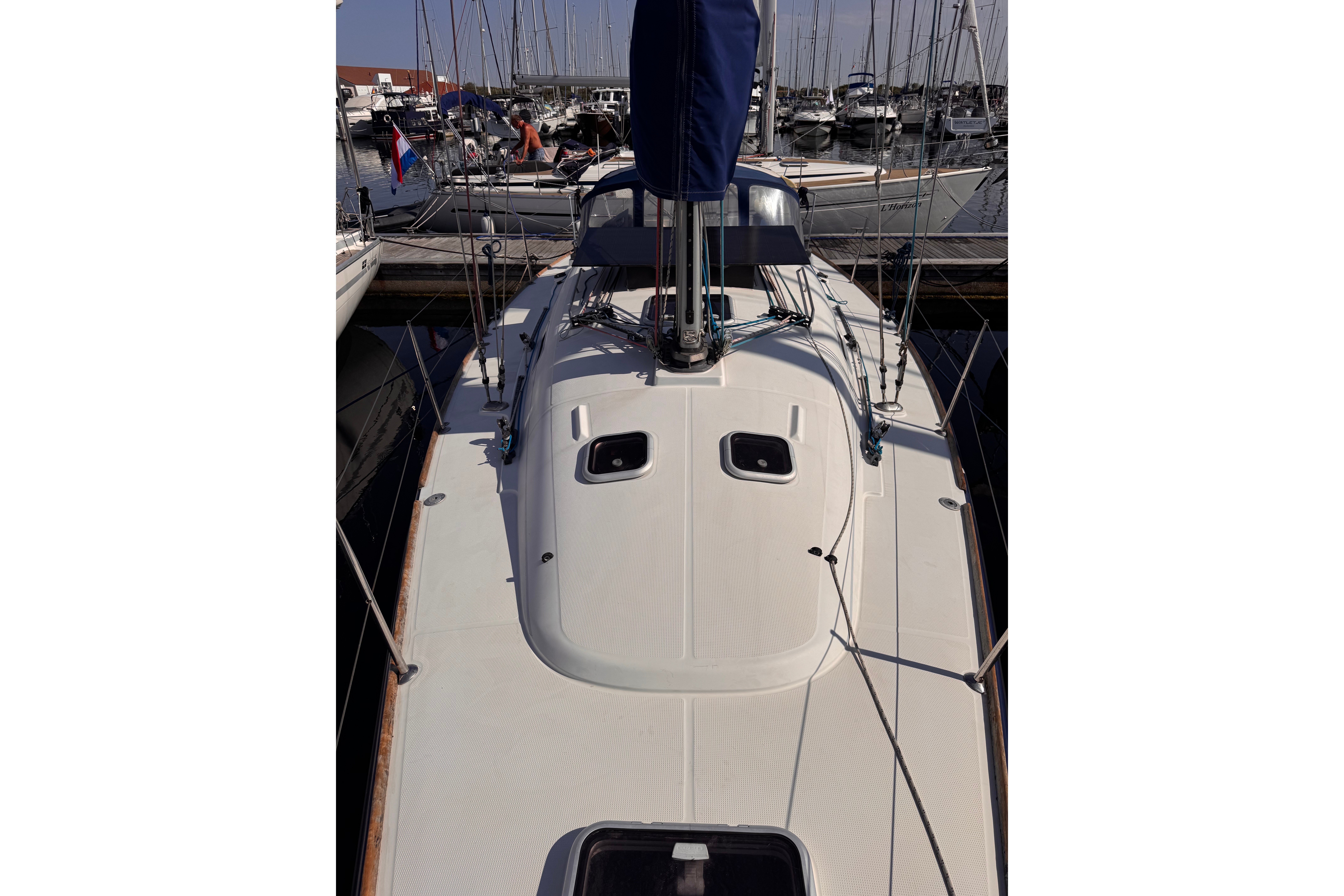 Beneteau First 36.7 — foto 9 van 11