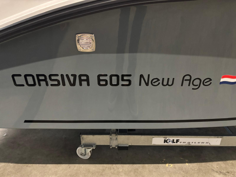 Corsiva 605 New Age | Suzuki 30pk | 2026 — foto 3 van 12