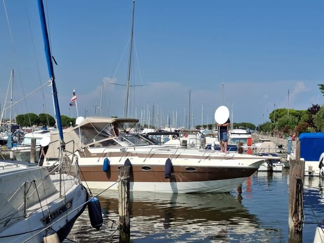 Sun Runner Ultra 3100 - Natante - BluYachting — foto 9 van 12