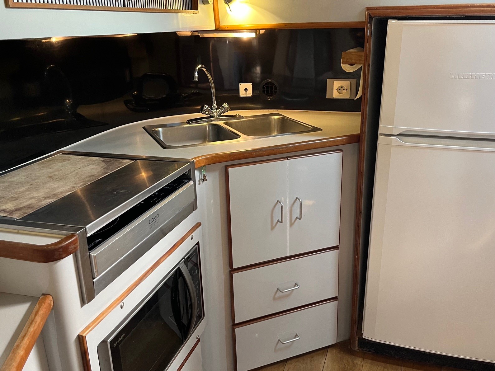 Sea Ray 390 Express Cruiser — foto 19 van 43