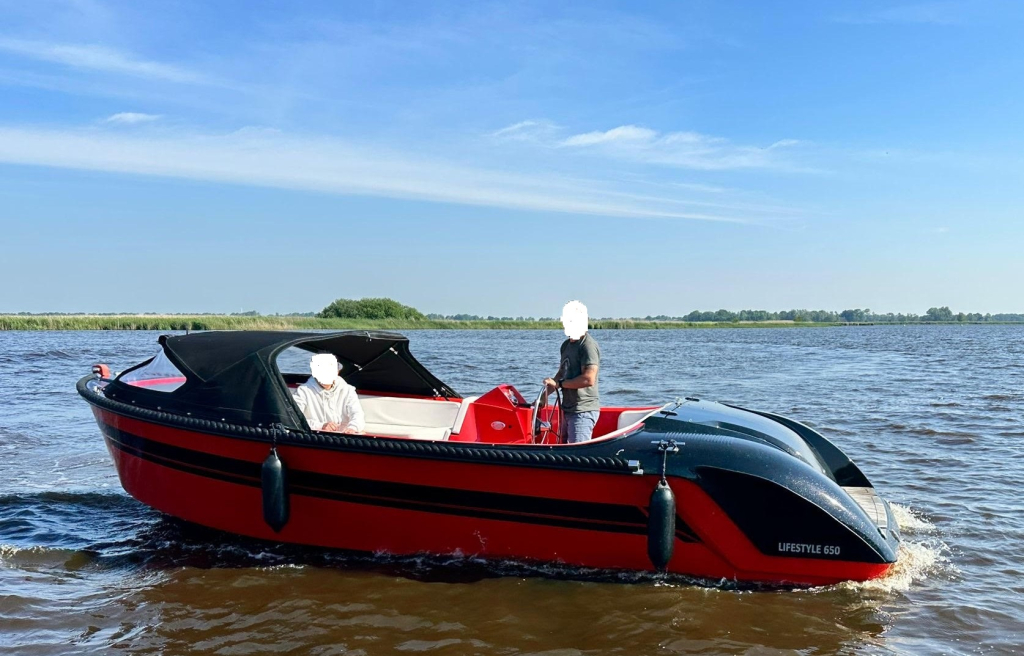 Sloep Lifestyle 650 Tender 60pk 4 Stroke — foto 1 van 24
