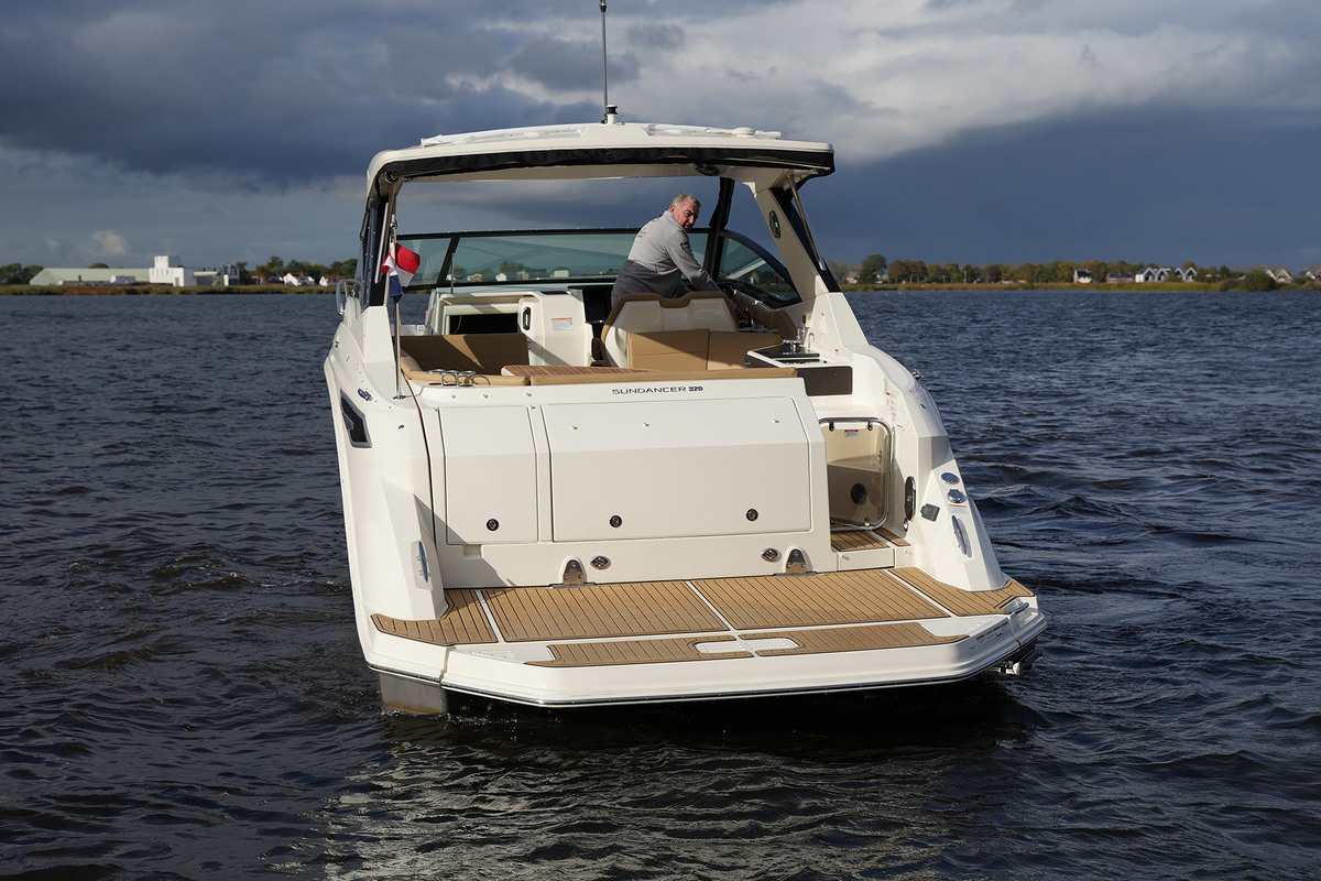 Sea Ray Sundancer 320 — foto 19 van 80