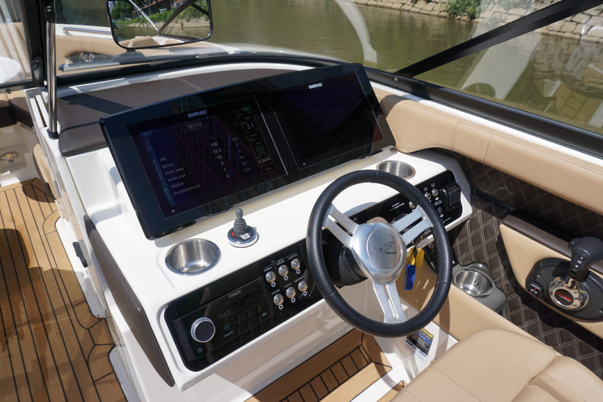 Sea Ray 250 SLX — foto 15 van 33