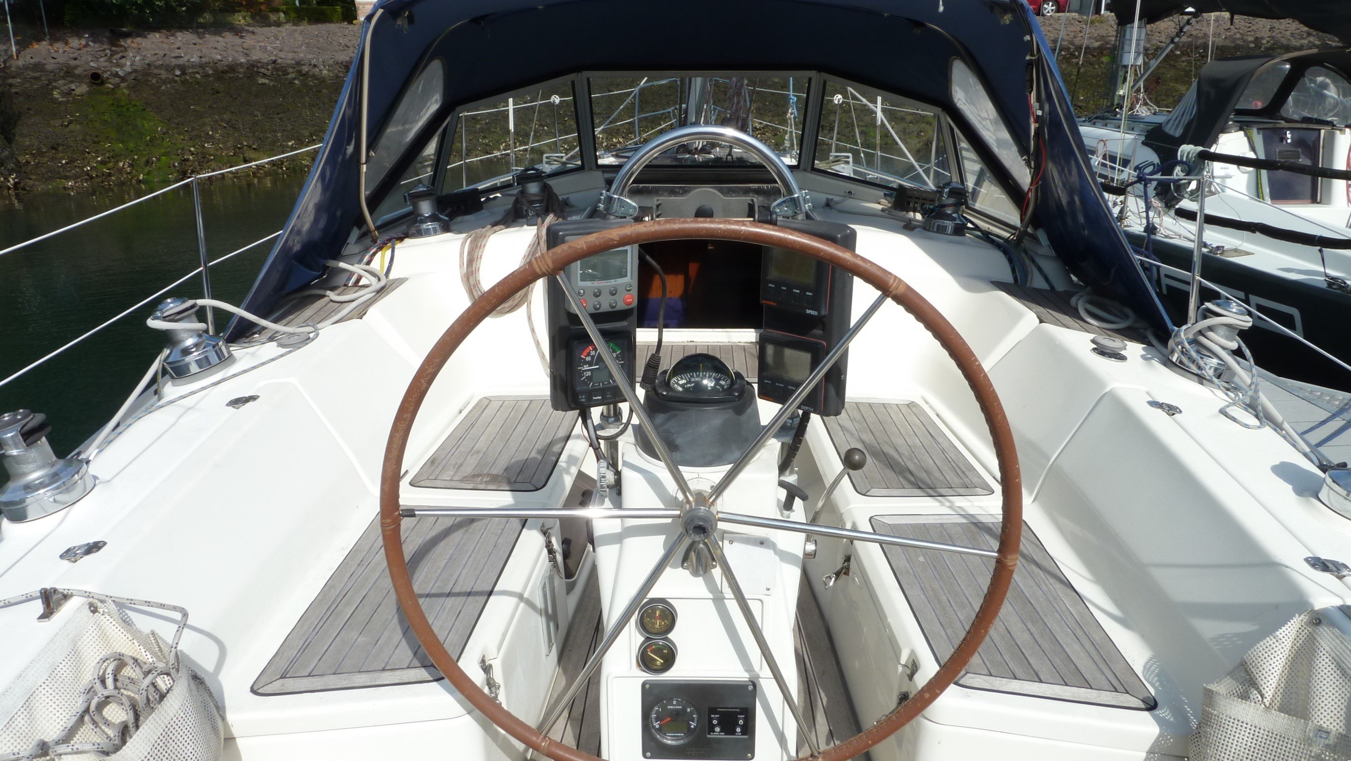 Bavaria 350 Lagoon — foto 9 van 12