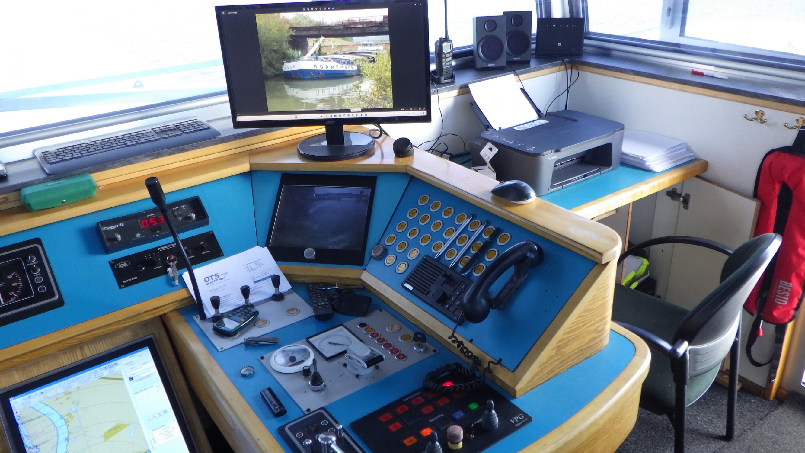hydraulisch, fabr. VPG Scheepservice B.V. met pomp op hoofdmotor, 380 Volt hulpp Inland Motorvrachtschip - Beroepsschip - Staal - 1978 — foto 4 van 12