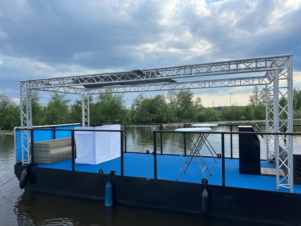 Partyboot Staal Pontoon — foto 13 van 15