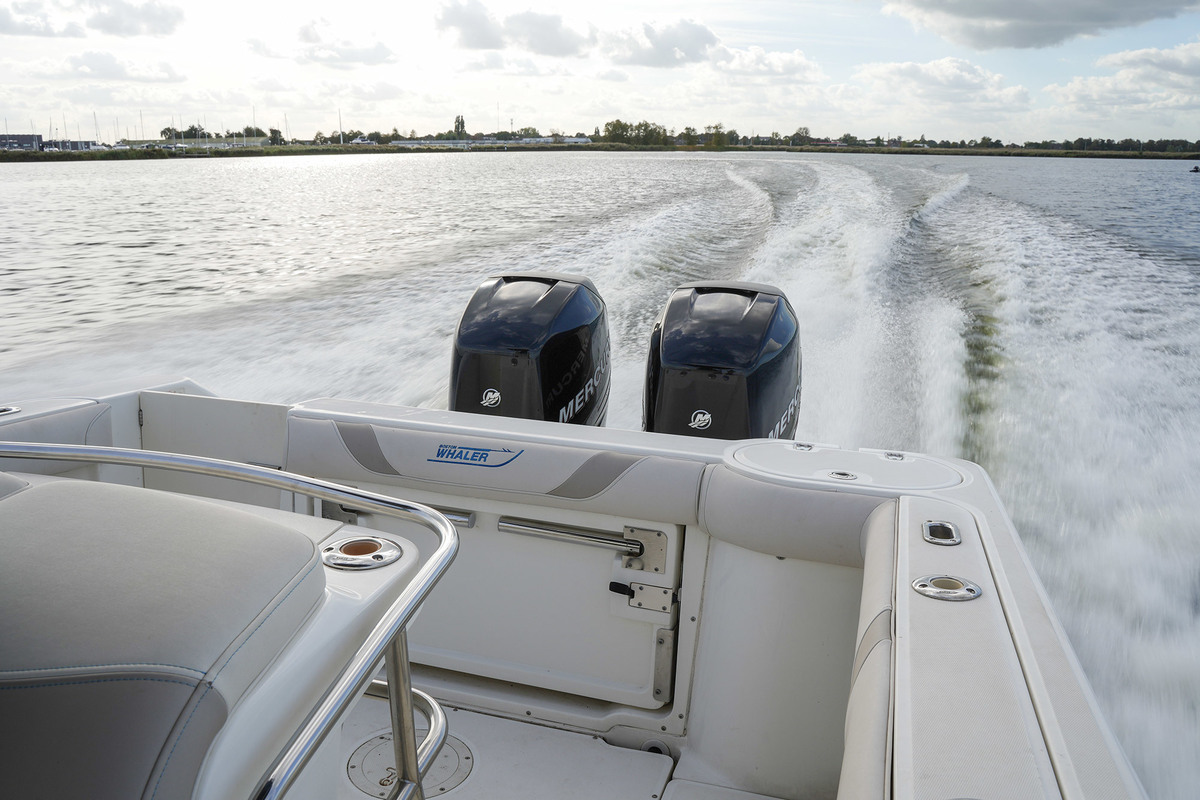 Boston Whaler 270 Outrage — foto 15 van 44
