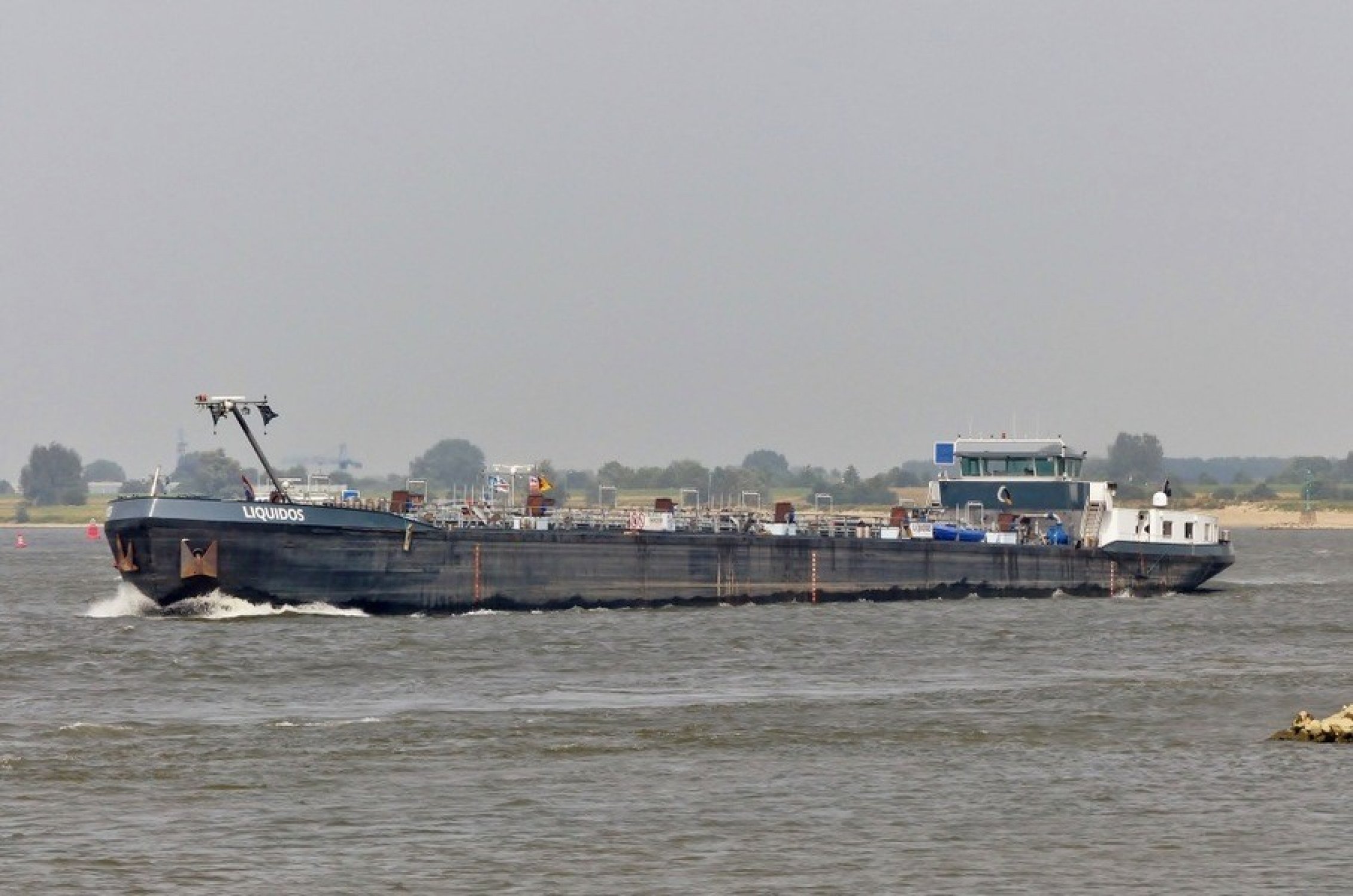 fabr. Van der Velden, hydraulische stuurmachine, met een hydraulische cilinder o Inland Tanker - Beroepsschip - Staal - 1986