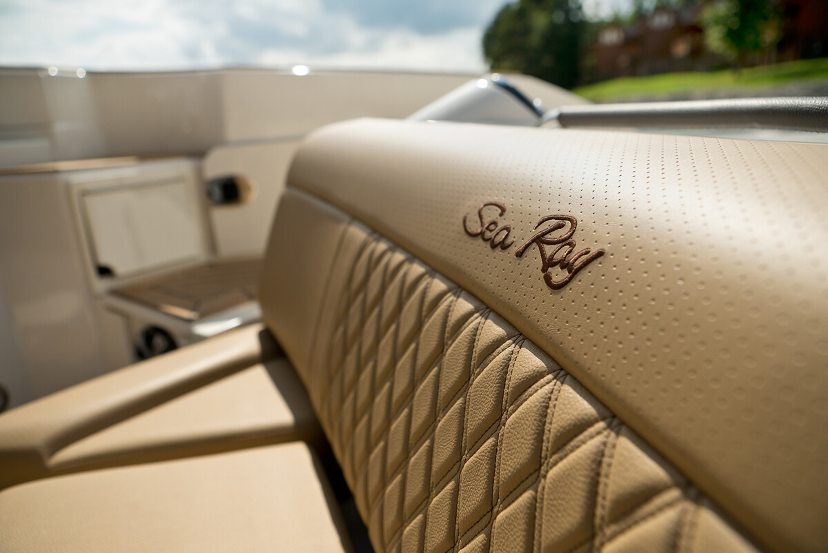 Sea Ray SLX 350 — foto 18 van 20